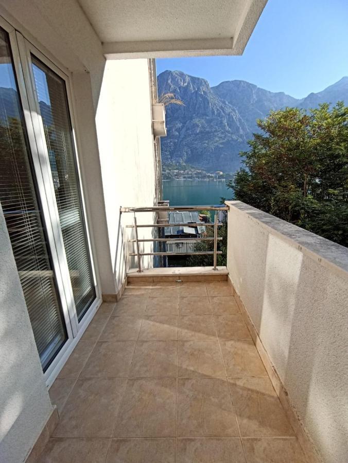 Apartment Kotor Bagian luar foto