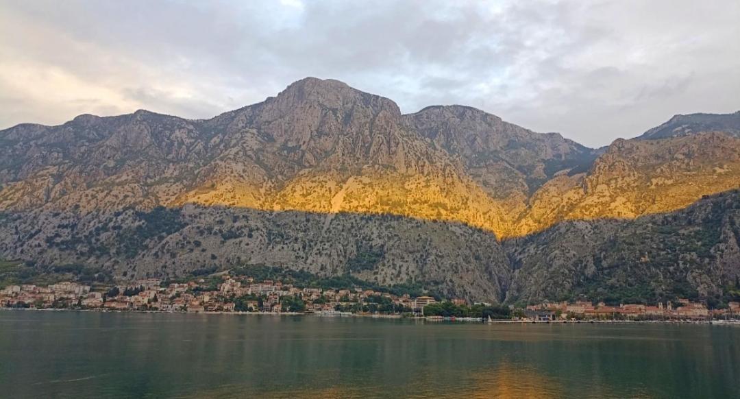 Apartment Kotor Bagian luar foto